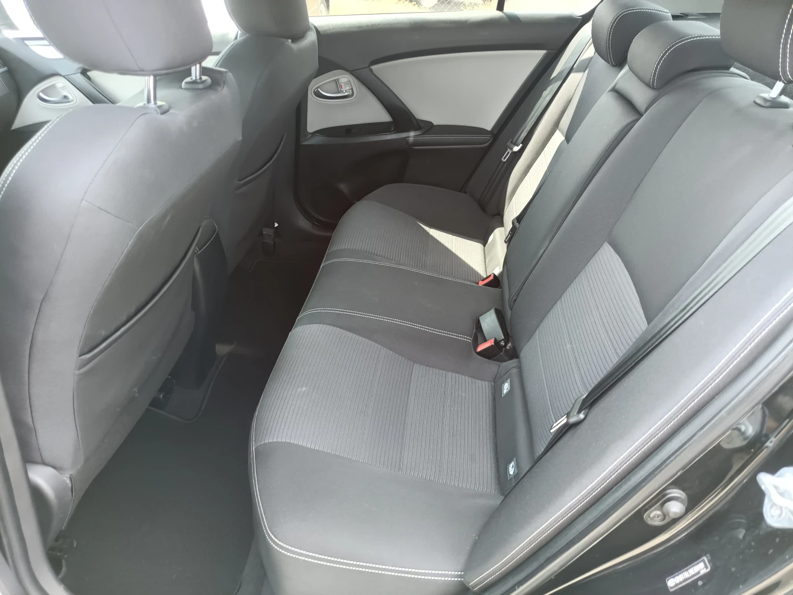 Toyota Avensis 2.0D4D  | Mobile.bg   15