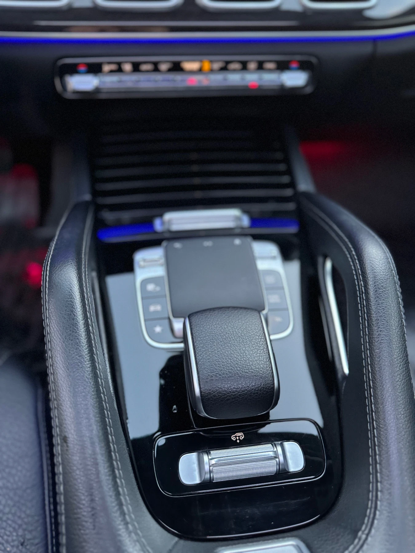 Mercedes-Benz GLS 450 6.3AMG* Масаж* Обдухване* Дистроник* ПАНОРАМА* 6+  - изображение 8