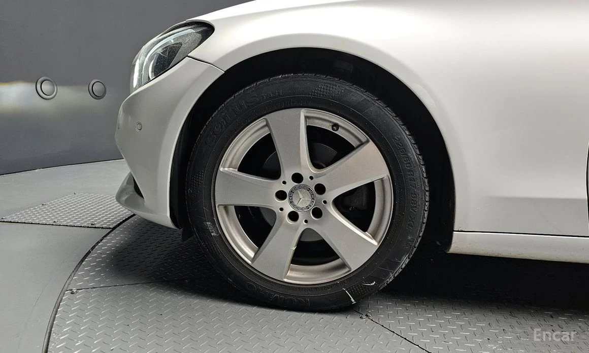 Mercedes-Benz C 200, снимка 5 - Автомобили и джипове - 53758148