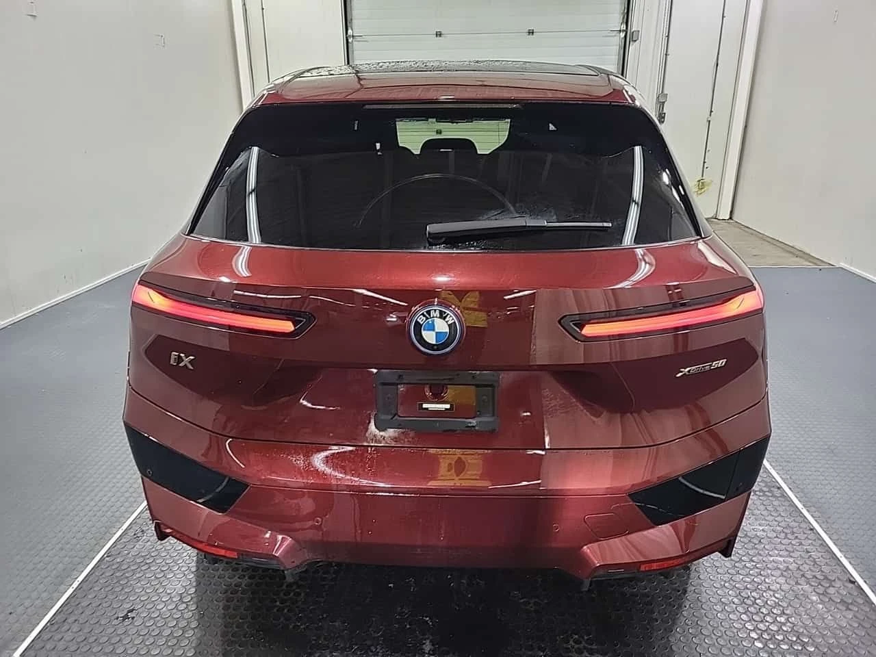 BMW iX XDRIVE50| PANO| HEAD-UP| 360 КАМЕРИ| CARFAX| , снимка 17 - Автомобили и джипове - 54069811