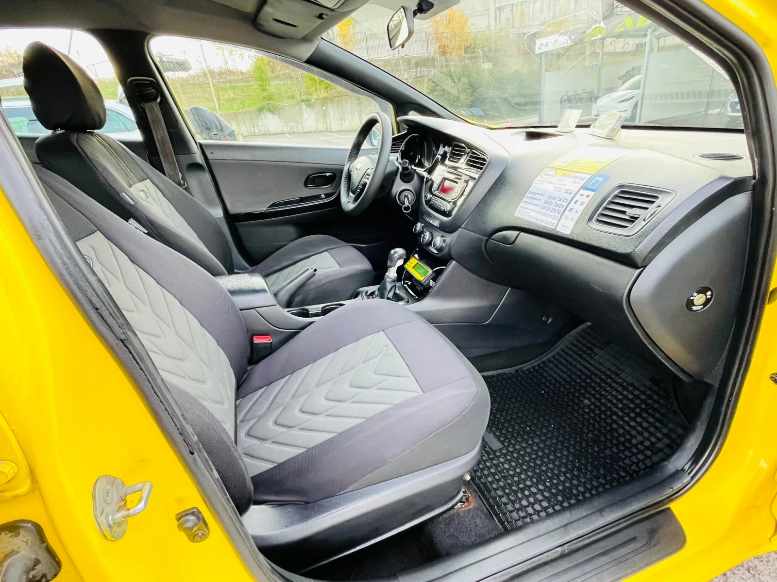 Kia Ceed 1.4i/ГАЗ, снимка 12 - Автомобили и джипове - 54094816