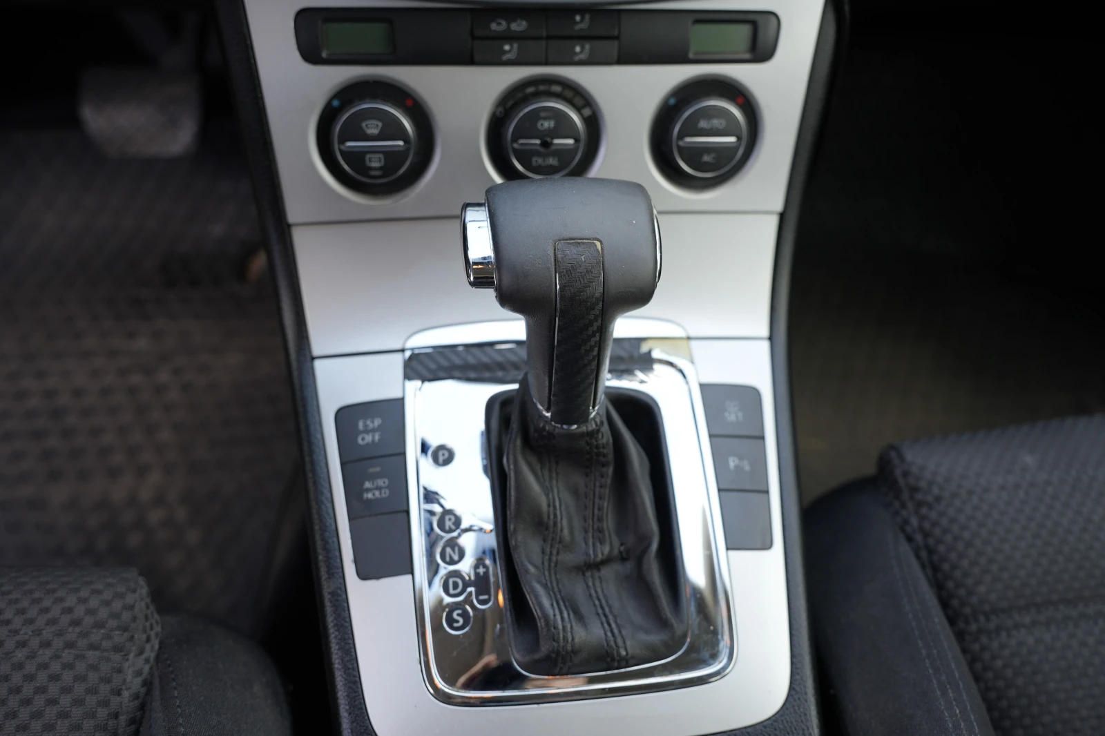 VW Passat B6, снимка 11 - Автомобили и джипове - 54710911