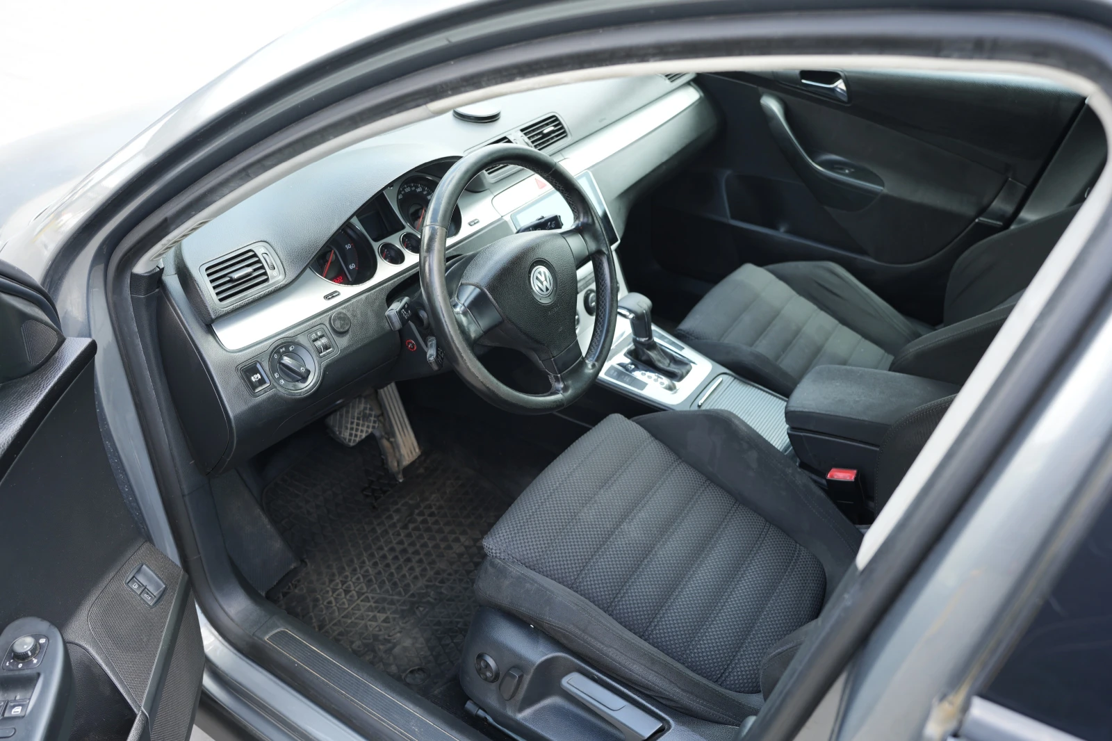 VW Passat B6, снимка 7 - Автомобили и джипове - 54710911