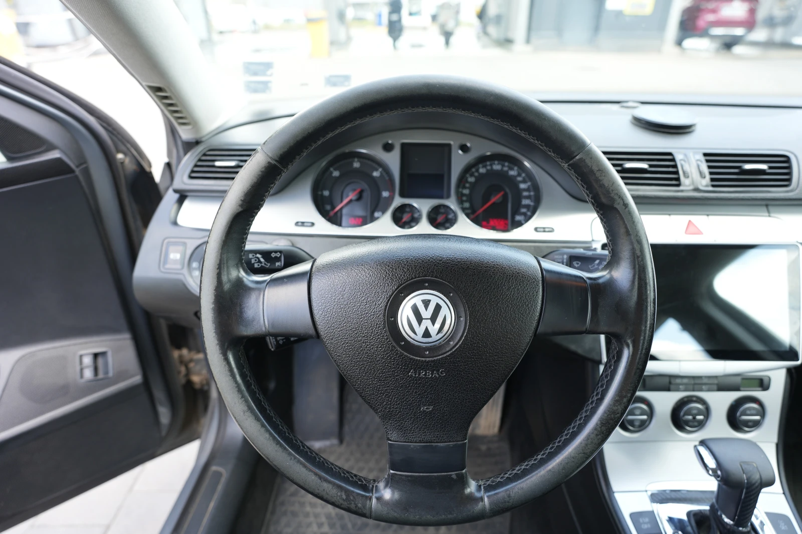 VW Passat B6, снимка 14 - Автомобили и джипове - 54710911