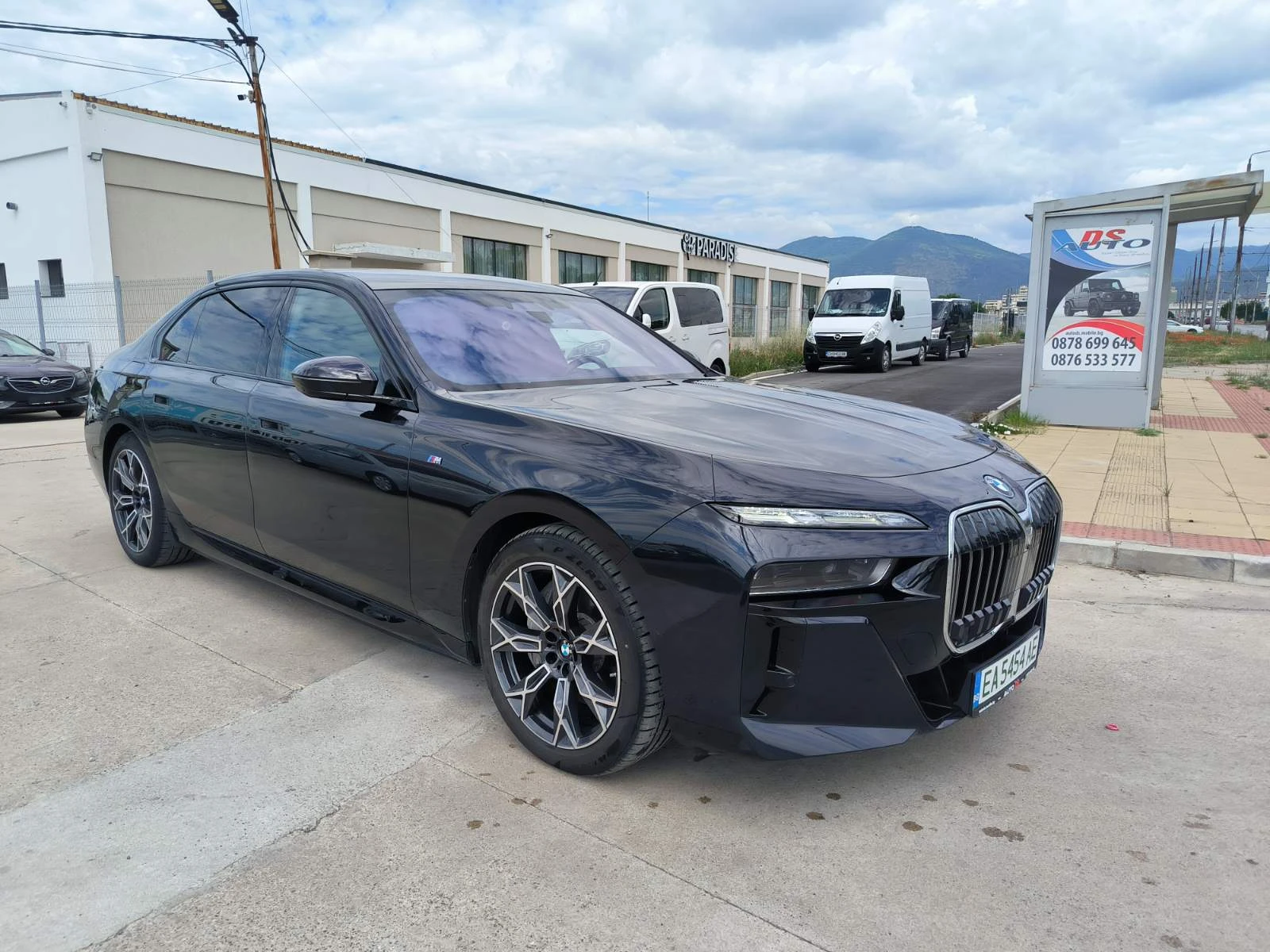 BMW i7 M60-xdrive-Tv-360-Massage-Head up, снимка 3 - Автомобили и джипове - 54809903