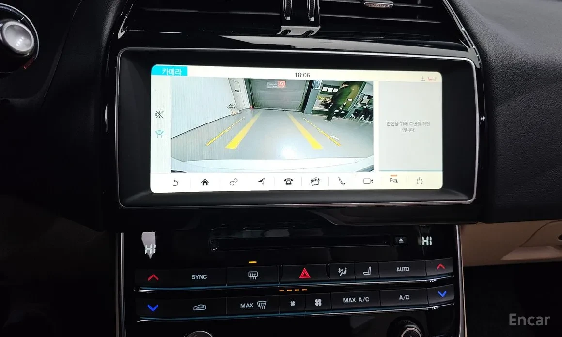 Jaguar XE 2.0 Diesel Prestige, снимка 12 - Автомобили и джипове - 54849190