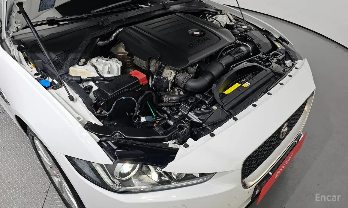 Jaguar XE 2.0 Diesel Prestige, снимка 5 - Автомобили и джипове - 54849190