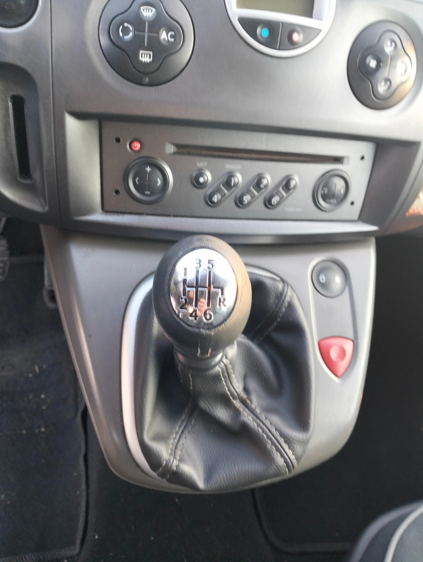 Renault Scenic, снимка 3 - Автомобили и джипове - 55396354