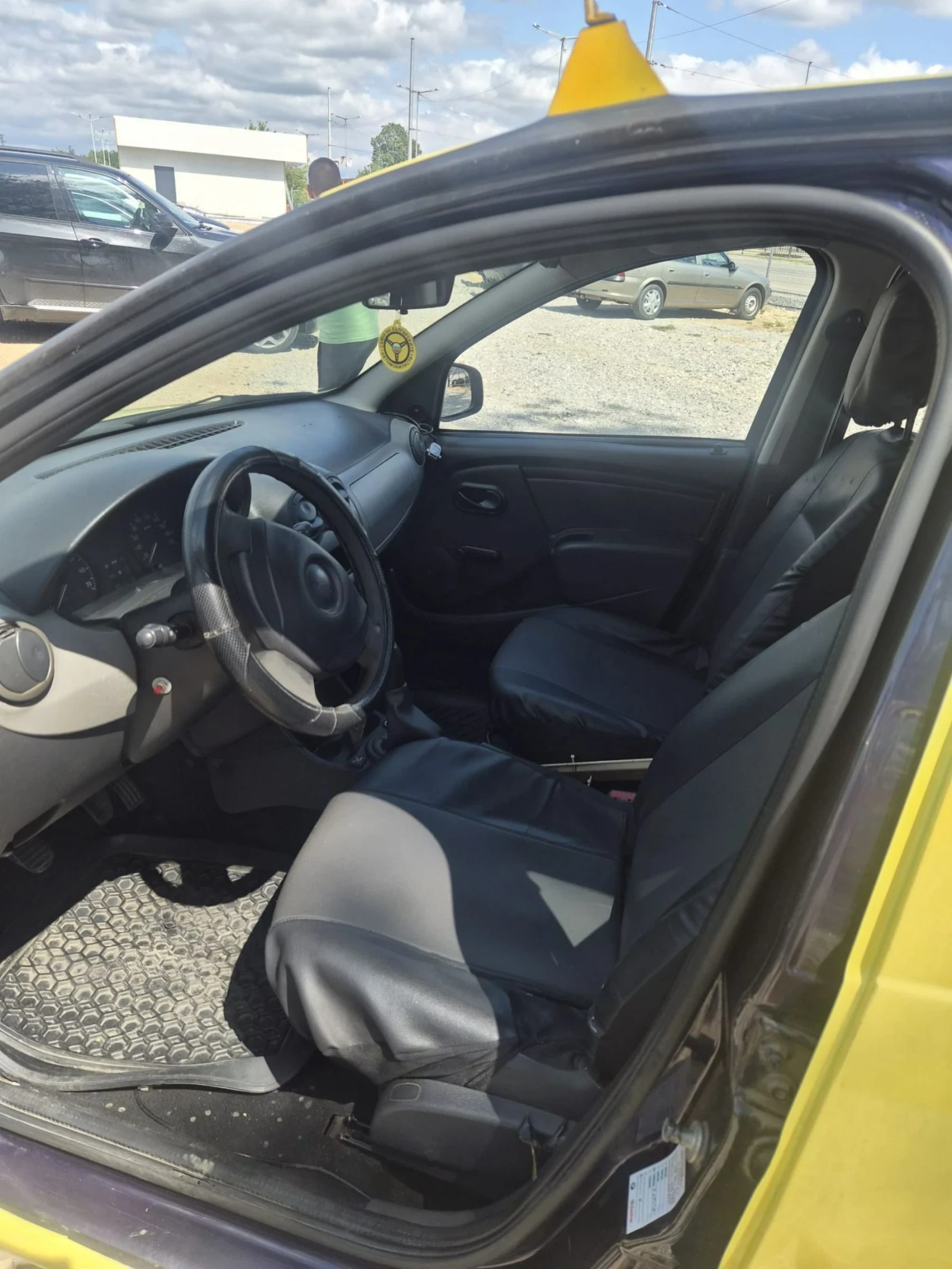 Dacia Sandero 1.4 MPI, снимка 5 - Автомобили и джипове - 55396644