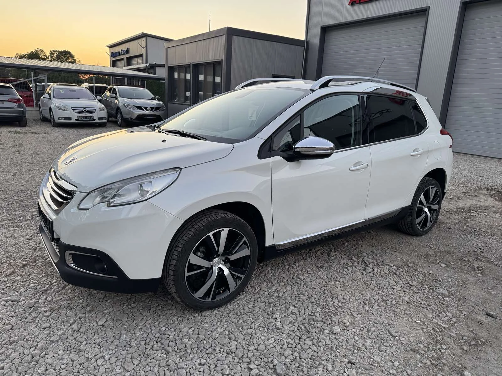 Peugeot 2008 1.6HDI* 99ks* TOP* KLIMA* EVRO6, снимка 3 - Автомобили и джипове - 55735109