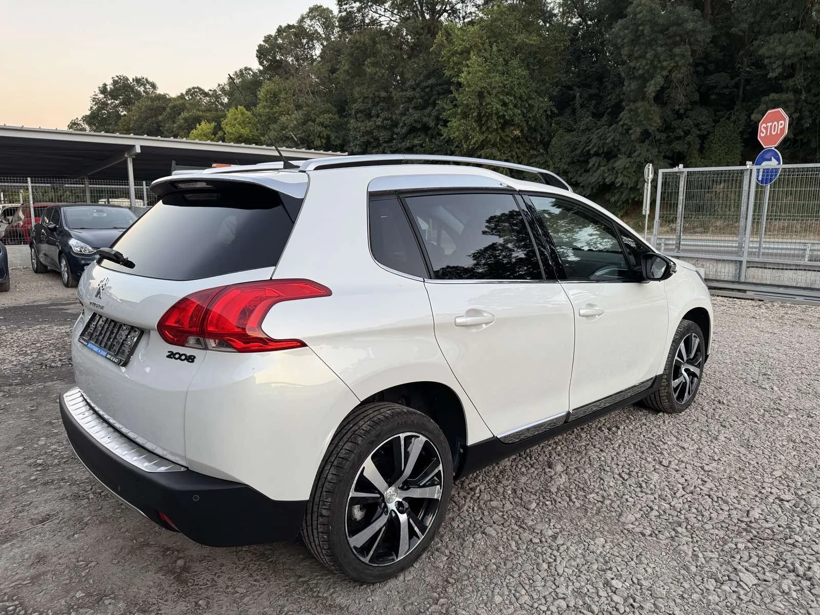 Peugeot 2008 1.6HDI* 99ks* TOP* KLIMA* EVRO6, снимка 5 - Автомобили и джипове - 55735109