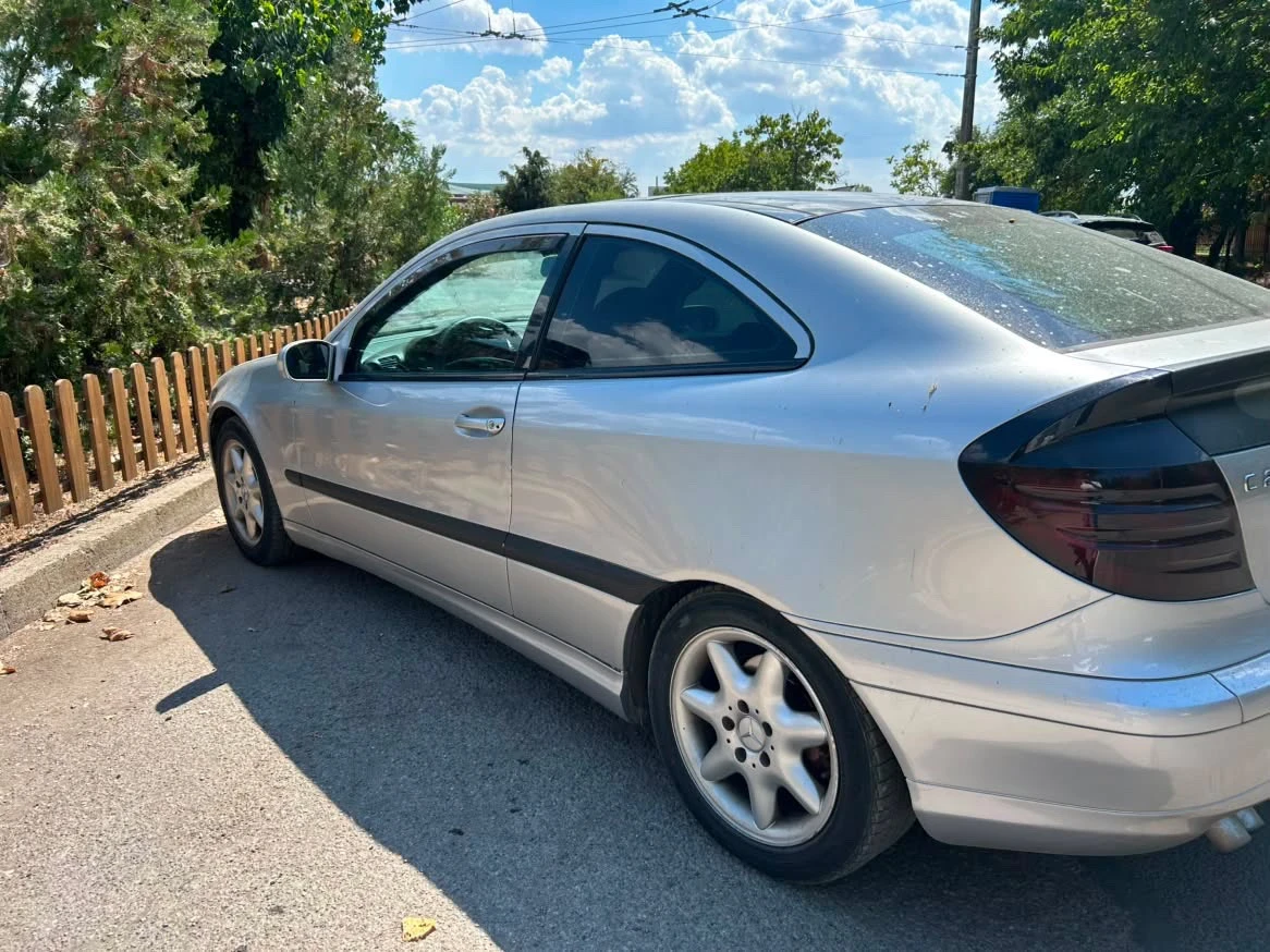 Mercedes-Benz C 220, снимка 3 - Автомобили и джипове - 55841686