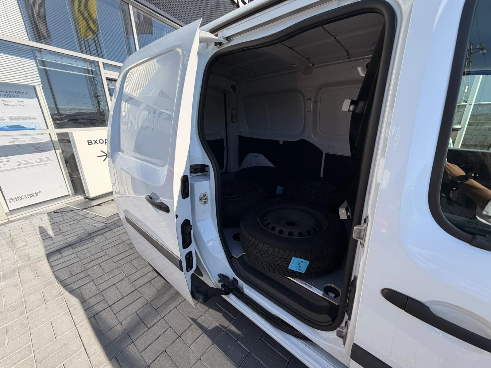 Renault Kangoo 1.5dCi/ 95 к.с / MAXI, снимка 9 - Автомобили и джипове - 56328715
