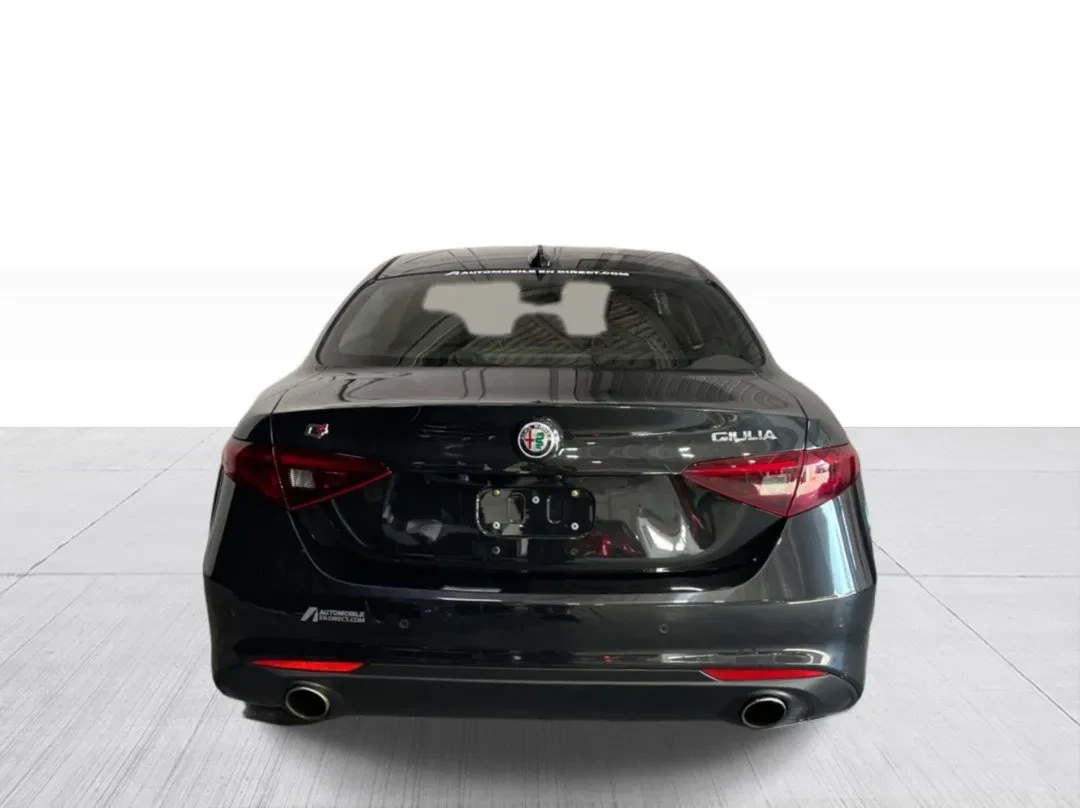 Alfa Romeo Giulia 2.0T TI AWD / PANO / BLACK / HARMAN-KARDON | Mobile.bg � ����������� 6