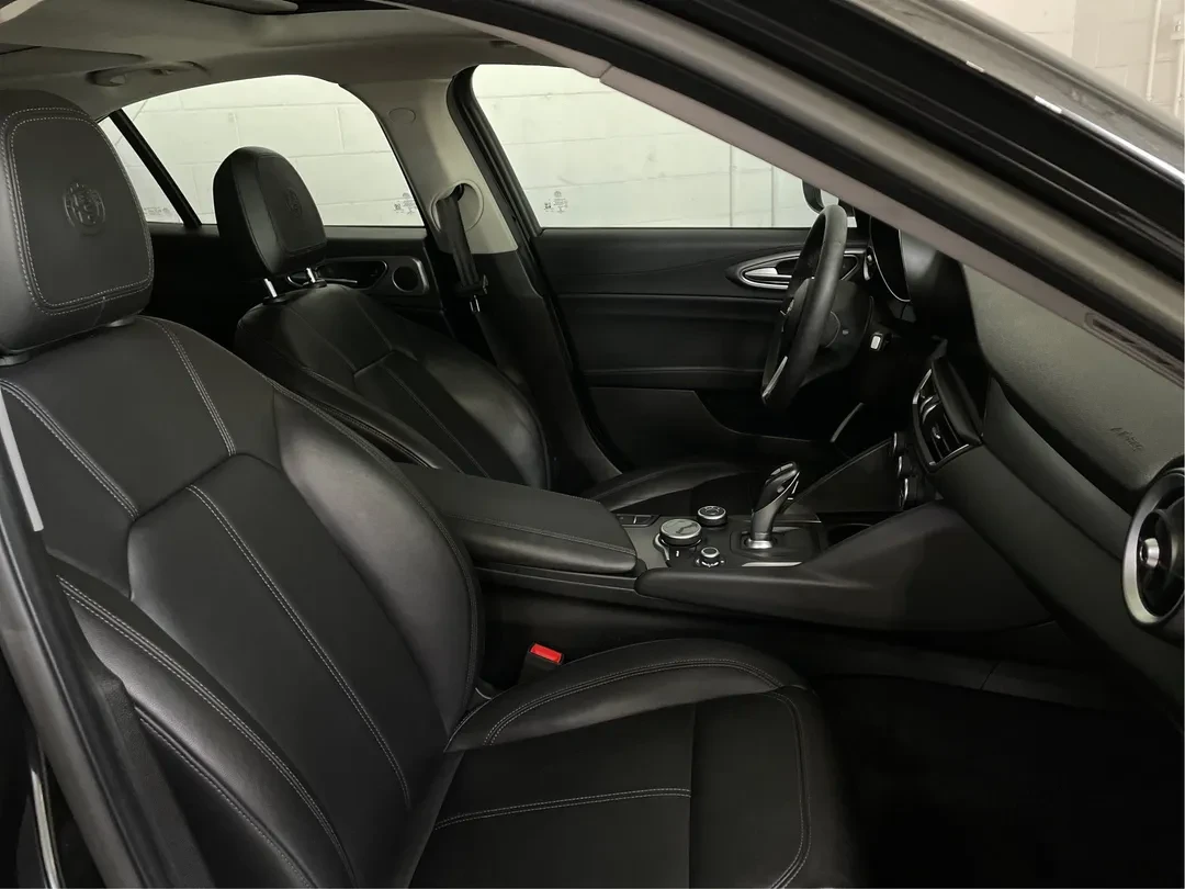 Alfa Romeo Giulia 2.0T TI AWD / PANO / BLACK / HARMAN-KARDON | Mobile.bg � ����������� 15