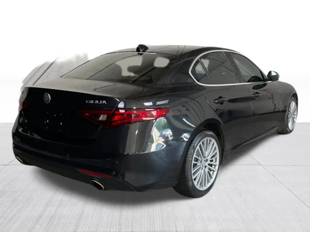 Alfa Romeo Giulia 2.0T TI AWD / PANO / BLACK / HARMAN-KARDON | Mobile.bg � ����������� 4