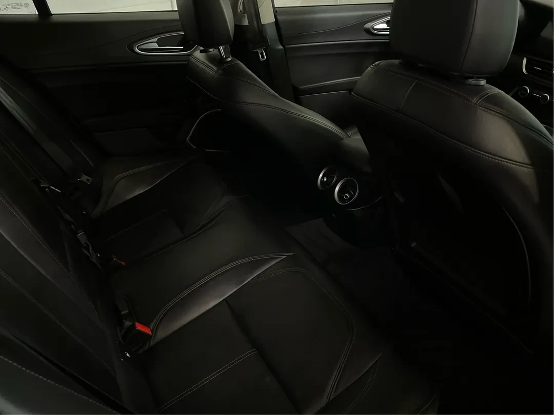 Alfa Romeo Giulia 2.0T TI AWD / PANO / BLACK / HARMAN-KARDON | Mobile.bg � ����������� 17