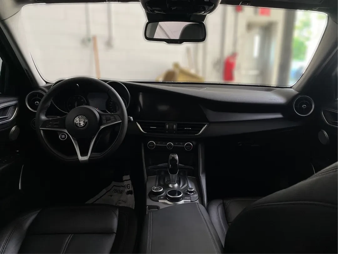 Alfa Romeo Giulia 2.0T TI AWD / PANO / BLACK / HARMAN-KARDON | Mobile.bg � ����������� 8