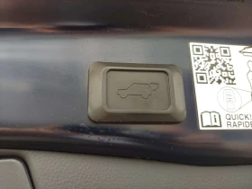 Toyota Rav4 Hybrid Limited 2.5L AWD | SUNROOF | NAV | 81K KM  , снимка 14