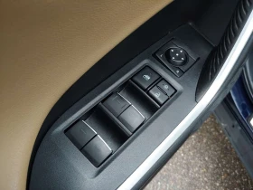 Toyota Rav4 Hybrid Limited 2.5L AWD | SUNROOF | NAV | 81K KM  , снимка 17