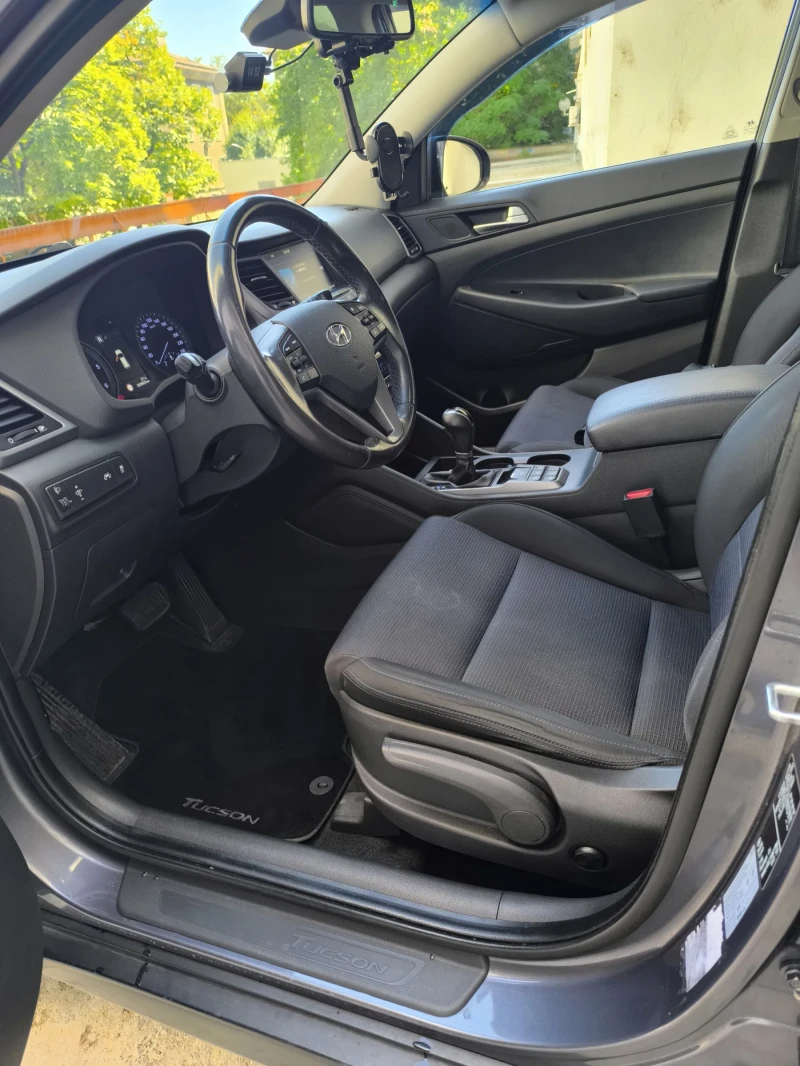 Hyundai Tucson, снимка 4 - Автомобили и джипове - 52440245
