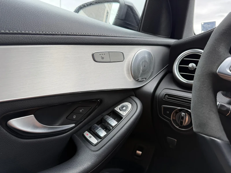 Mercedes-Benz GLC 300 AMG* 4matic* Multibeam* Burmester* Camera* 38000км, снимка 16 - Автомобили и джипове - 51750898