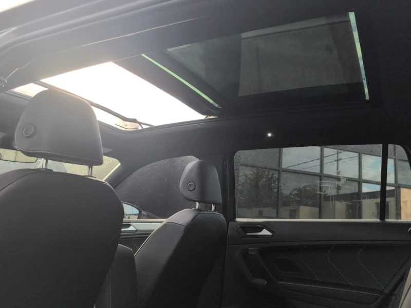 VW Tiguan * Comfortline R Line Black Edition * CARFAX * БЕЗ , снимка 11 - Автомобили и джипове - 52565487