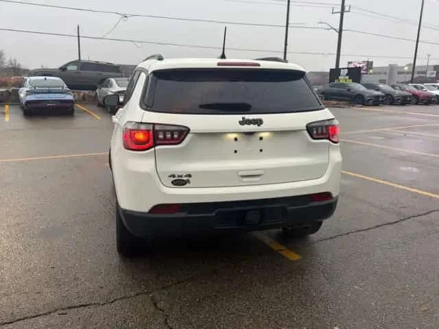 Jeep Compass North | PANO | ПОДГРЕВИ | CARFAX, снимка 4 - Автомобили и джипове - 53972352