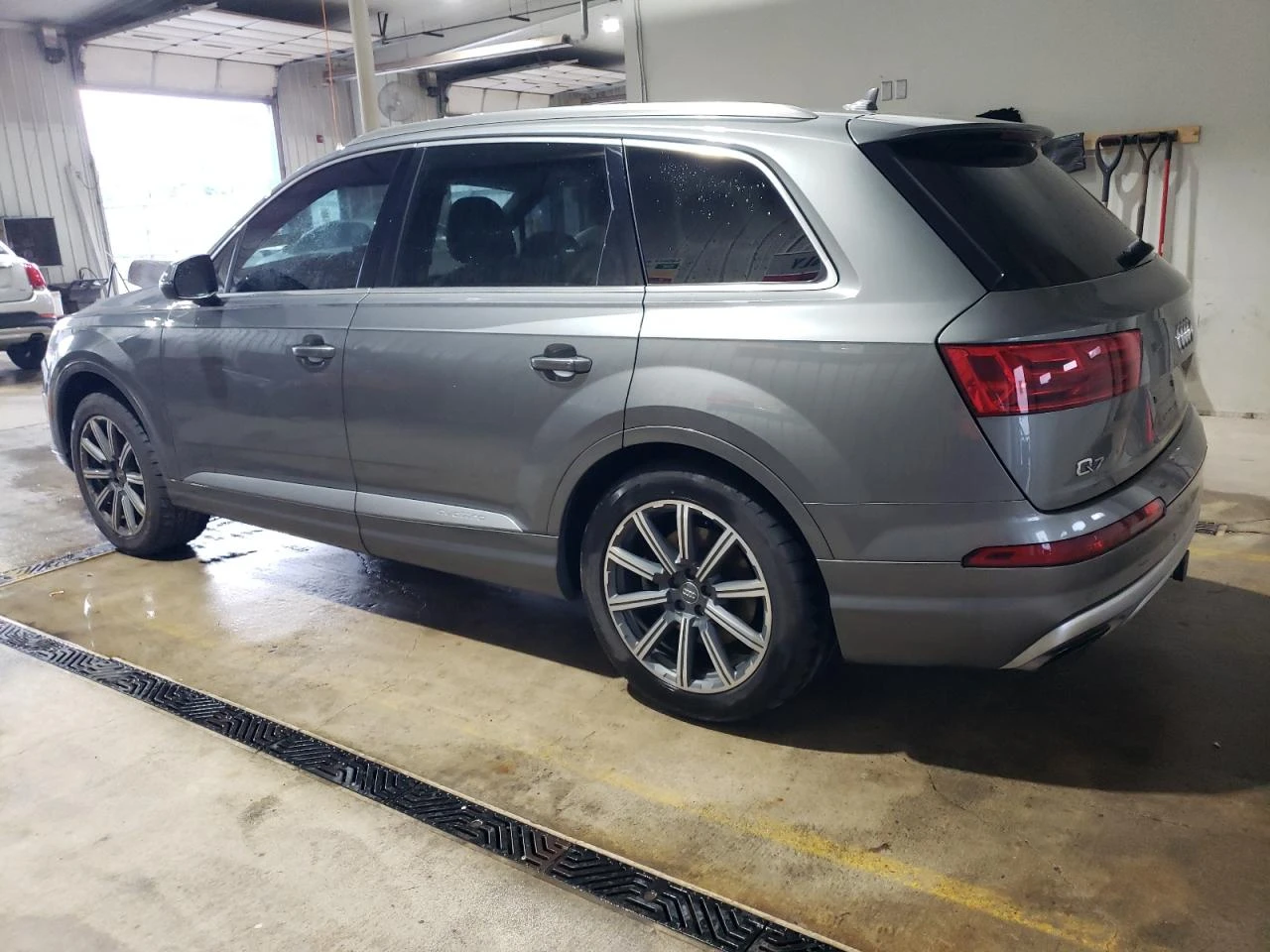 Audi Q7 3.0 TFSI Quattro / S-Line / Кожа / Панорама / B&O  - изображение 2