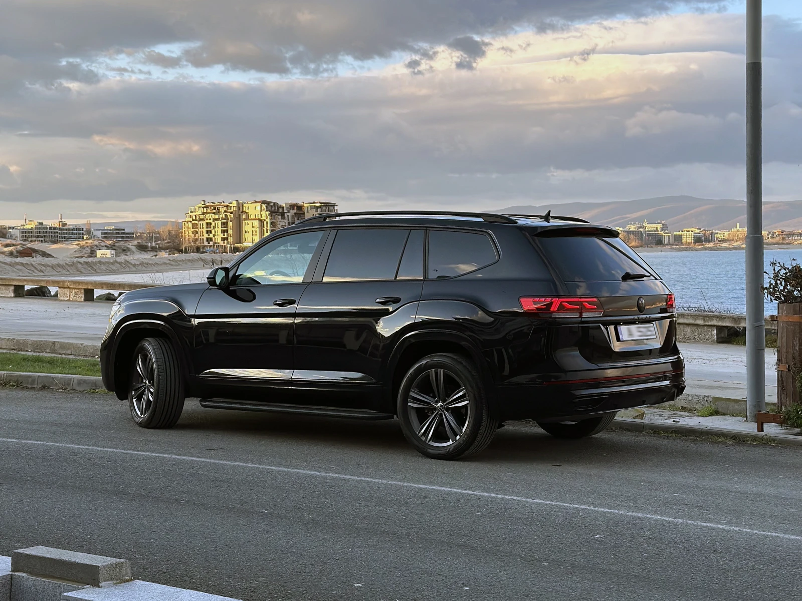 VW Atlas 2.0L 4Motion, R-Line - изображение 3