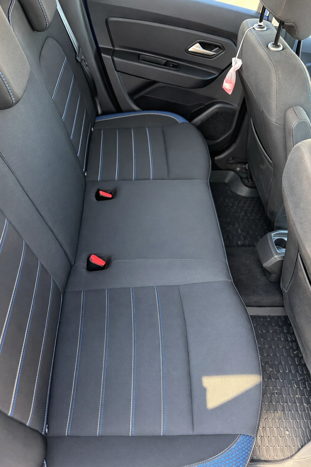 Dacia Duster 1.0tce LPG, снимка 15 - Автомобили и джипове - 53735685