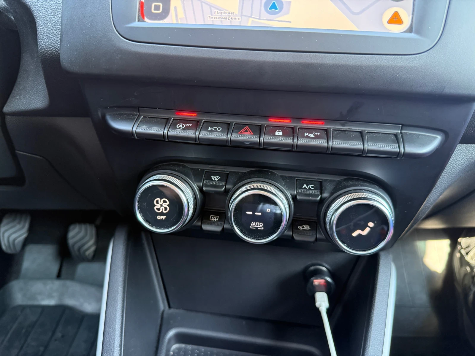 Dacia Duster 1.0tce LPG, снимка 14 - Автомобили и джипове - 53735685