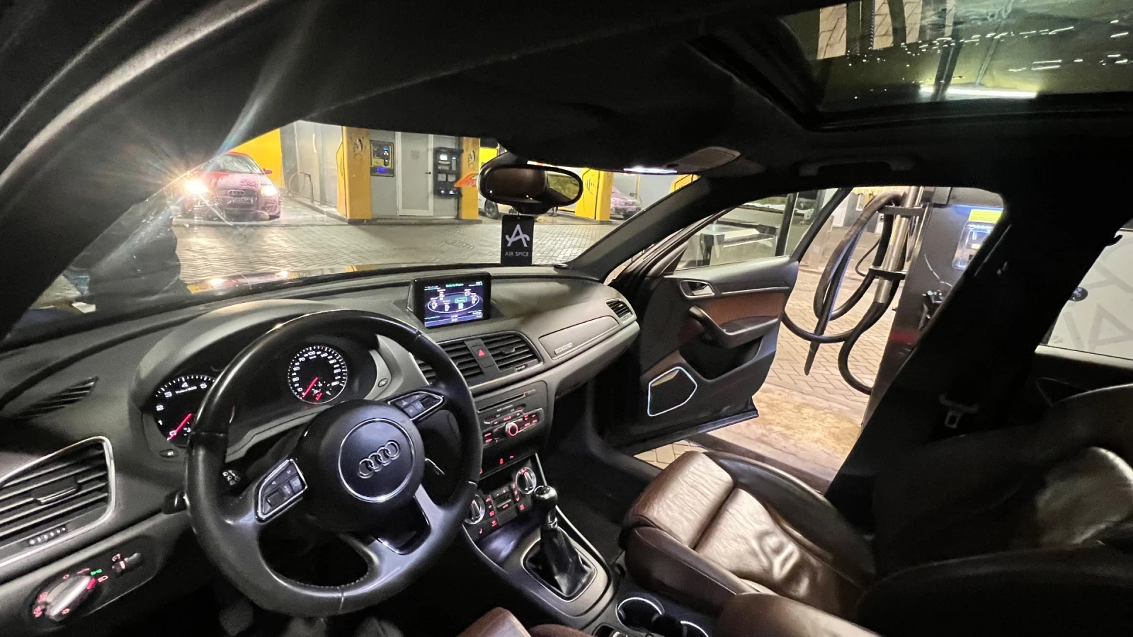 Audi Q3 2.0 TFSI Quattro , снимка 8 - Автомобили и джипове - 53893977