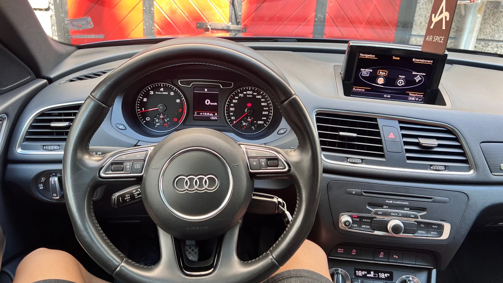 Audi Q3 2.0 TFSI QUATTRO FULLPACK, снимка 11 - Автомобили и джипове - 53893977