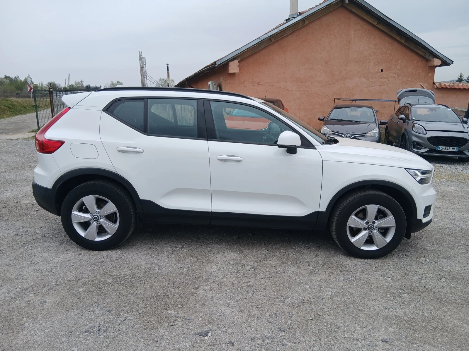 Volvo XC40 D3, снимка 3 - Автомобили и джипове - 54251346