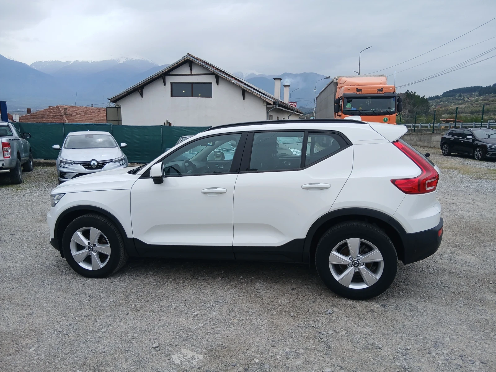 Volvo XC40 D3, снимка 7 - Автомобили и джипове - 54251346
