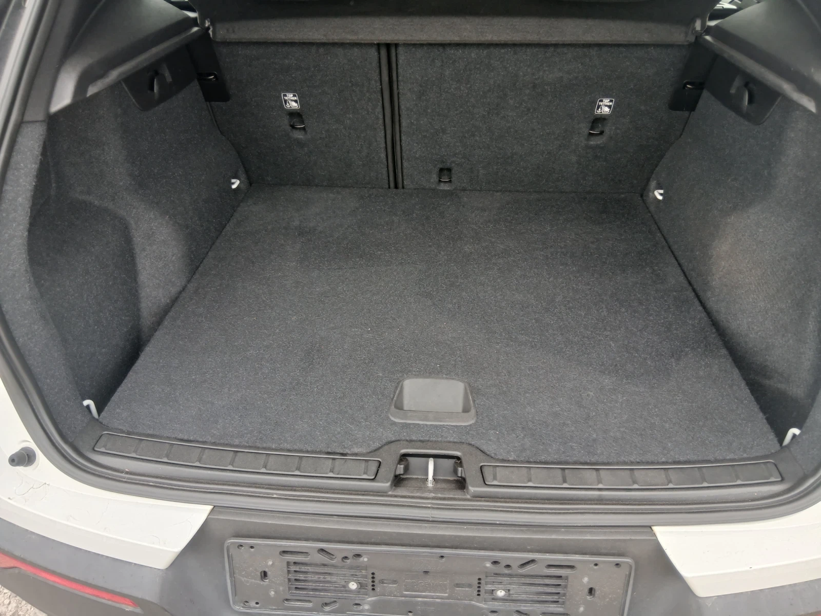 Volvo XC40 D3, снимка 14 - Автомобили и джипове - 54251346