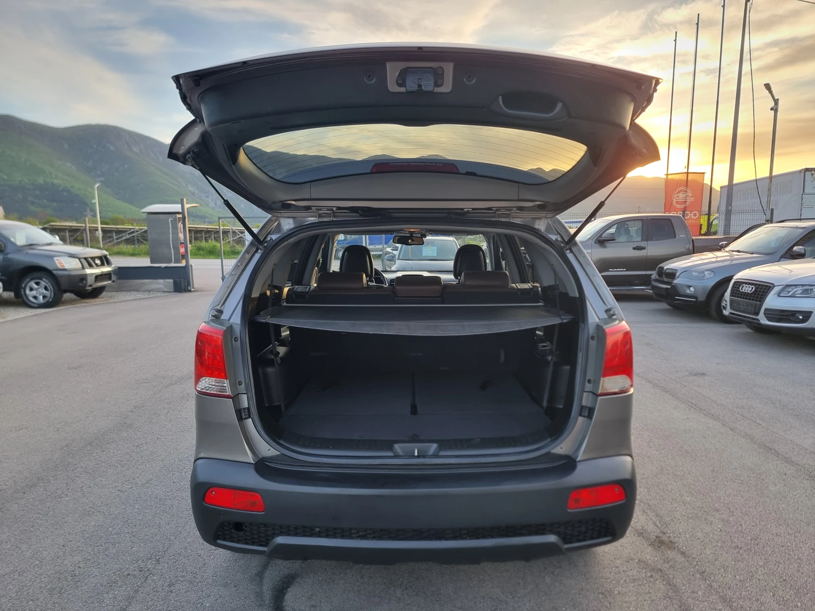 Kia Sorento 2.2CRDI, снимка 13 - Автомобили и джипове - 54338488