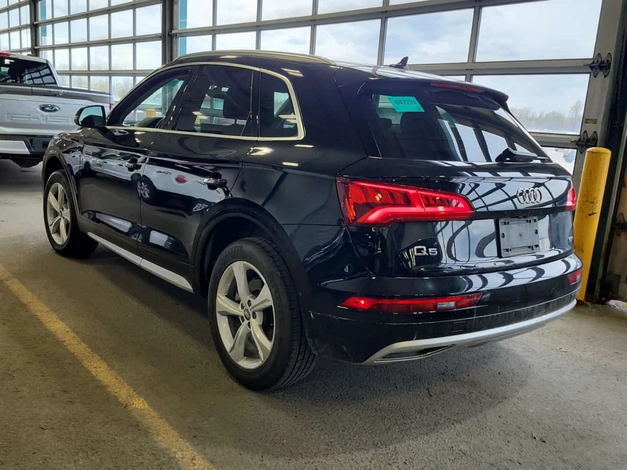 Audi Q5 * PROGRESSIV * CARFAX * 3 КЛЮЧА * ПАНОРАМА * , снимка 4 - Автомобили и джипове - 54421952