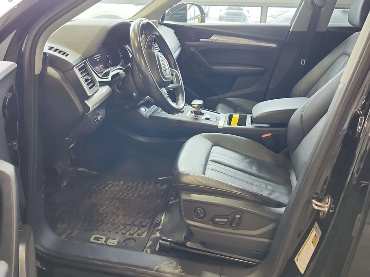 Audi Q5 * PROGRESSIV * CARFAX * 3 КЛЮЧА * ПАНОРАМА * , снимка 8 - Автомобили и джипове - 54421952
