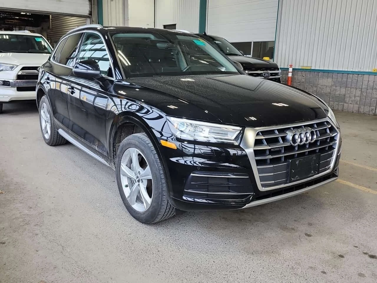 Audi Q5 * PROGRESSIV * CARFAX * 3 КЛЮЧА * ПАНОРАМА * , снимка 2 - Автомобили и джипове - 54421952