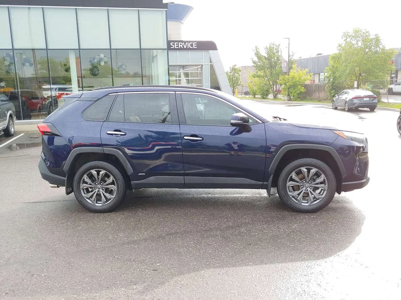 Toyota Rav4 Hybrid Limited 2.5L AWD | SUNROOF | NAV | 81K KM  , снимка 8 - Автомобили и джипове - 55086896