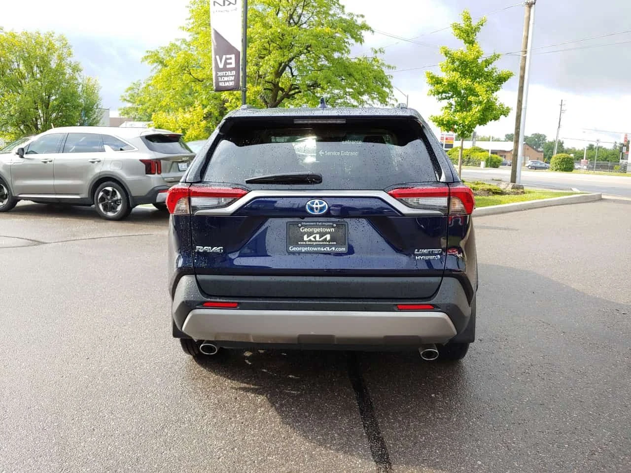 Toyota Rav4 Hybrid Limited 2.5L AWD | SUNROOF | NAV | 81K KM  , снимка 6 - Автомобили и джипове - 55086896