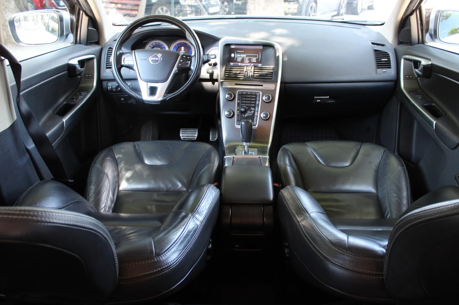 Volvo XC60 R-Design EURO 5 , снимка 11 - Автомобили и джипове - 55260522