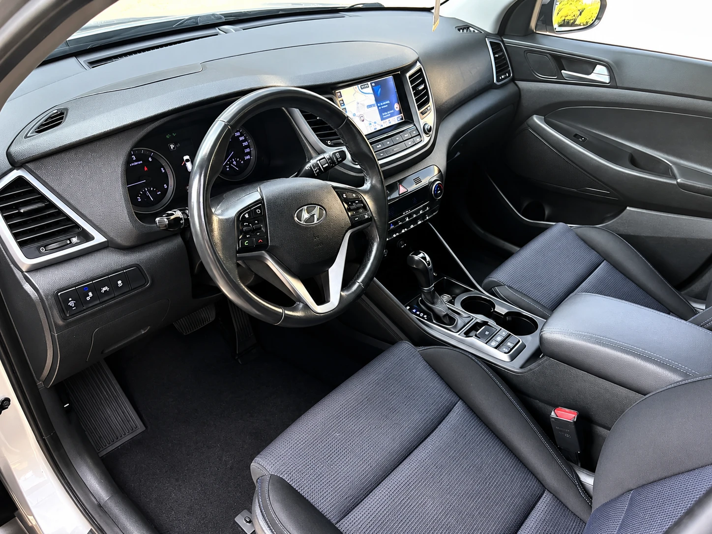 Hyundai Tucson 2.0CRDI 4X4 EXPOSSIBLE= AVTOMAT= NAVI= 184000КМ!!!, снимка 8 - Автомобили и джипове - 55647904
