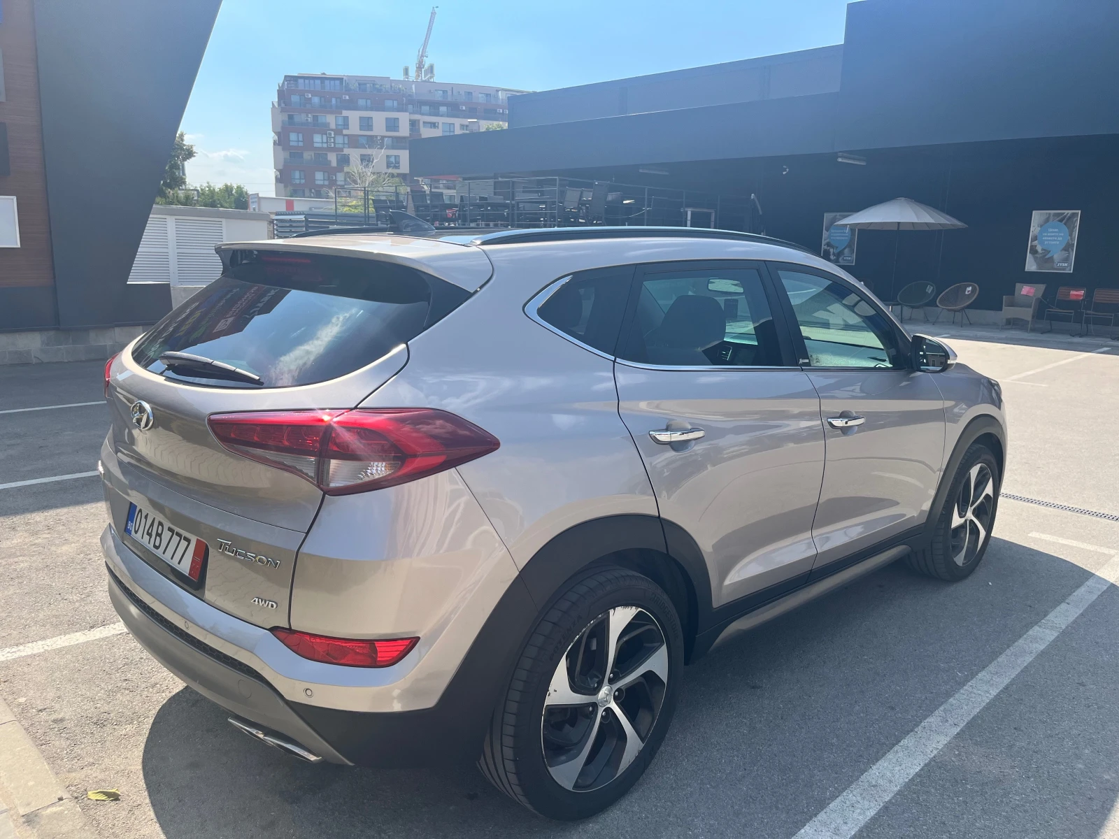 Hyundai Tucson 2.0CRDI 4X4 EXPOSSIBLE= AVTOMAT= NAVI= 184000КМ!!!, снимка 5 - Автомобили и джипове - 55588764