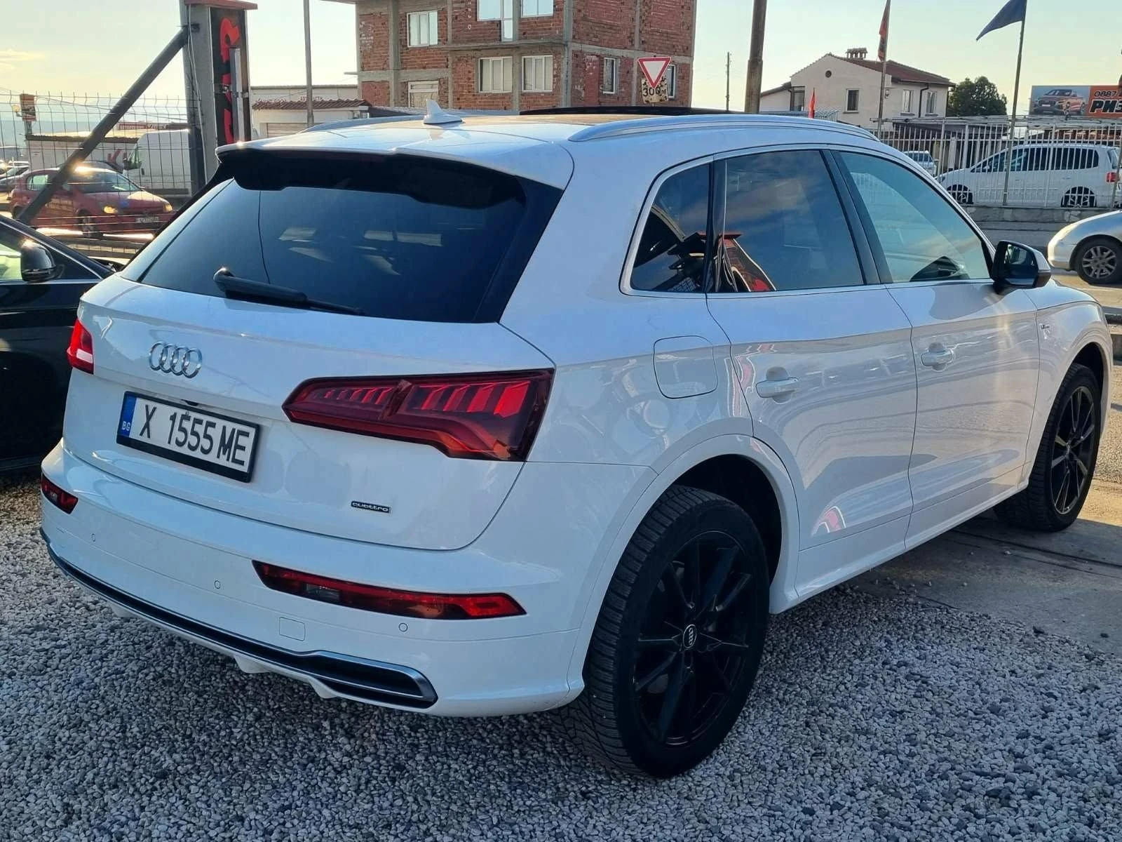 Audi Q5 2.0tdi S.line, снимка 4 - Автомобили и джипове - 55770345