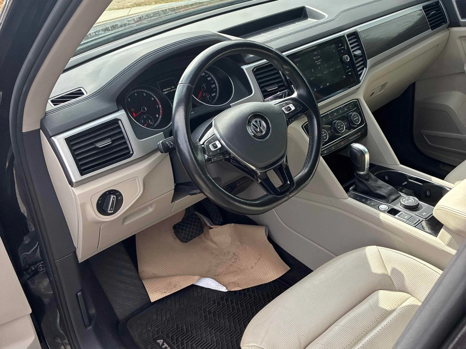 VW Atlas * Highline * ОБДУХВАНЕ* ПОДГРЕВ* ПАНОРАМА* , снимка 5 - Автомобили и джипове - 55902878