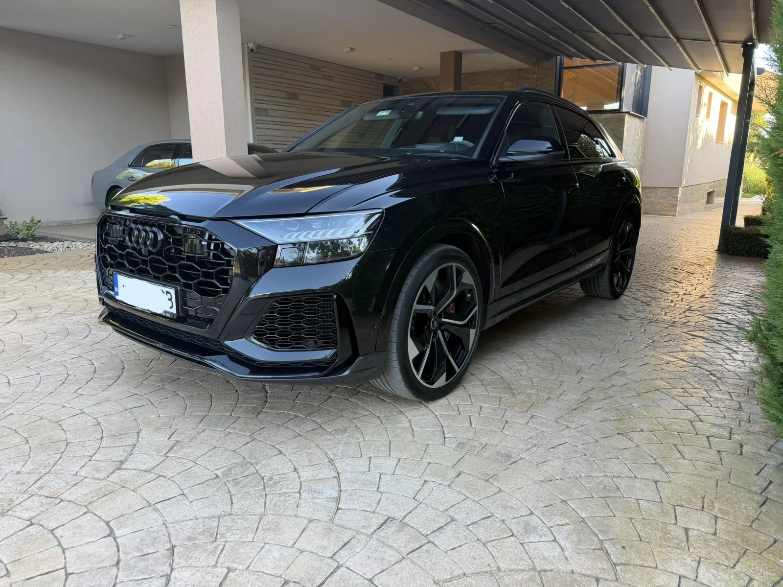 Audi RSQ8, снимка 2 - Автомобили и джипове - 56010206