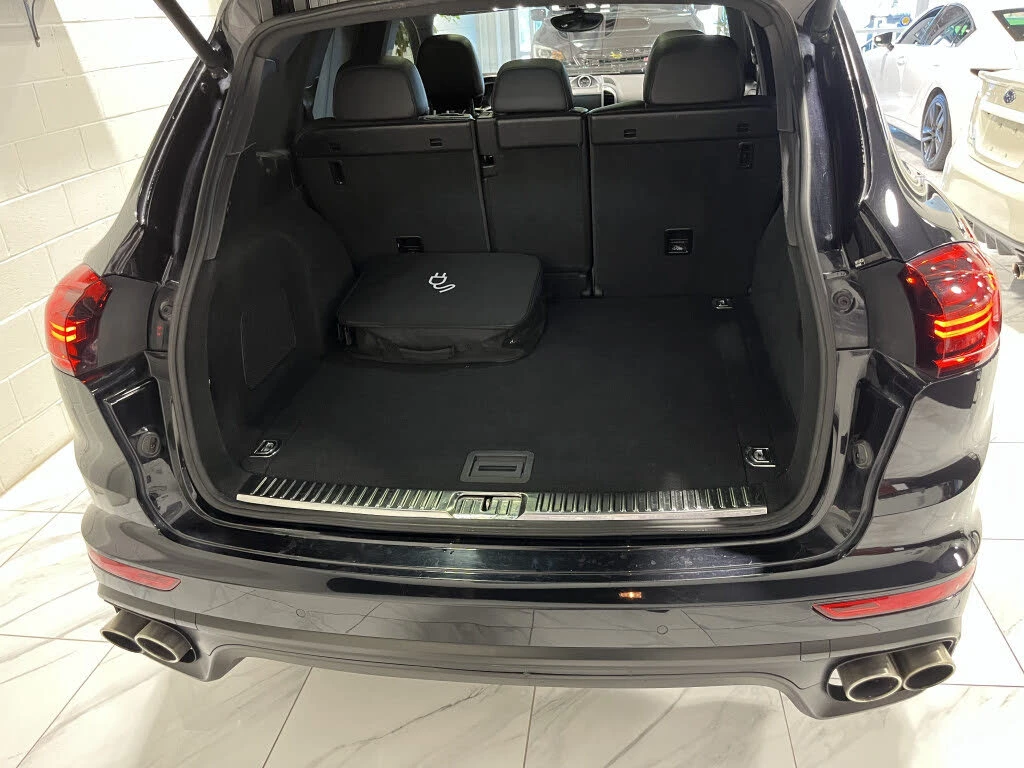 Porsche Cayenne 2017* S E-HYBRID* PLATINUM* BOSE* ОБДУХ* СОБСТ ЛИЗ, снимка 17 - Автомобили и джипове - 56185122